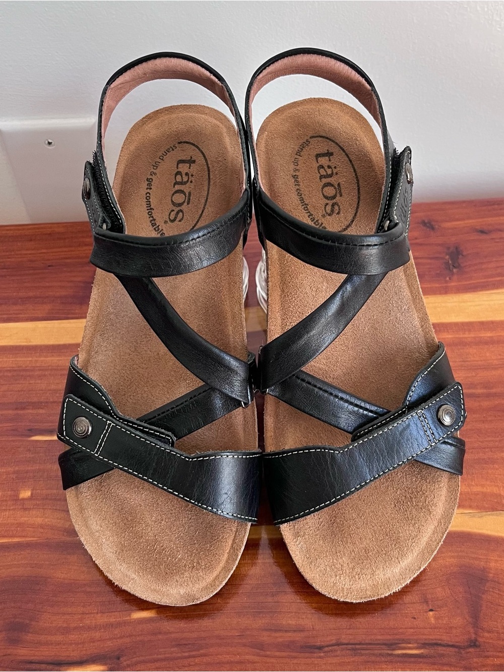 Taos Universe Sandals, size 9 - Picture 2 of 8